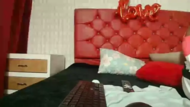 Elizabetth Roman online show from February 24, 8:18 pm