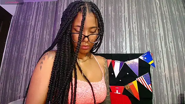 Snapshot of Elizabetth_Roman chatting on June 16, 3:03 pm Elizabetth Roman online show from June 16, 3:03 pm