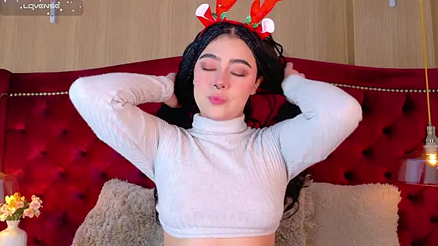 TaniaRedd  online show from December 21, 2:13 pm