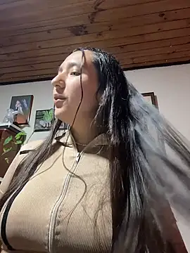 Alix Rousses21 online show from April 3, 3:26 am