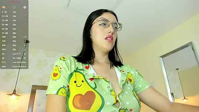 Snapshot of VENUSGREYS1 chatting on May 28, 12:02 pm VENUSGREYS1 online show from May 28, 12:02 pm