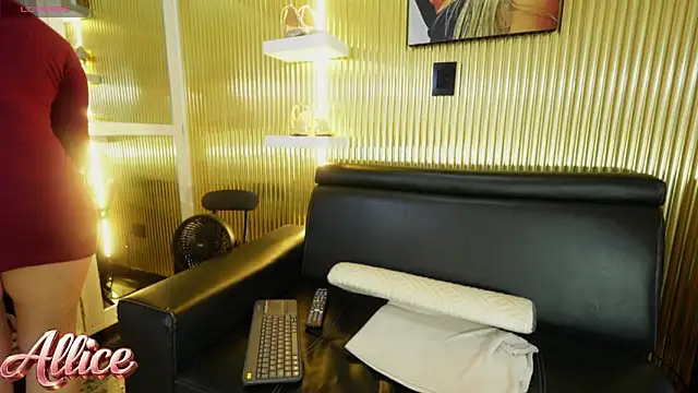 Snapshot of Allice_mommy chatting on January 16, 7:07 pm Allice mommy online show from January 16, 7:07 pm