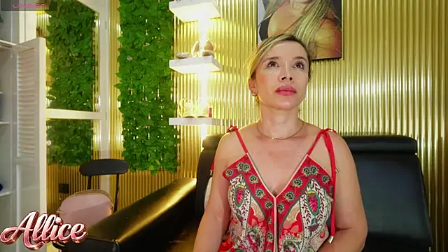 Snapshot of Allice_mommy chatting on February 26, 7:24 pm Allice mommy online show from February 26, 7:24 pm