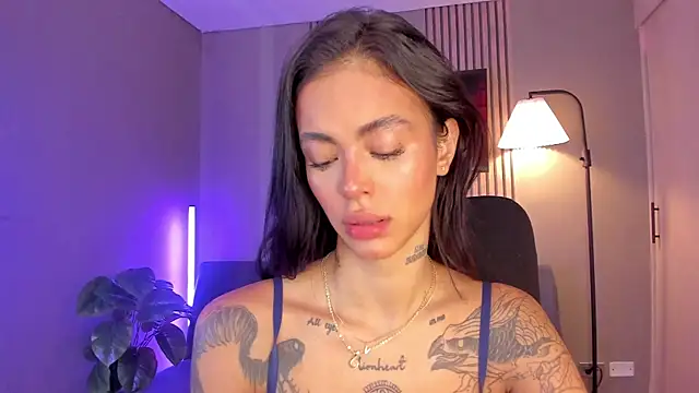 VegaLuxe online show from February 24, 1:42 pm