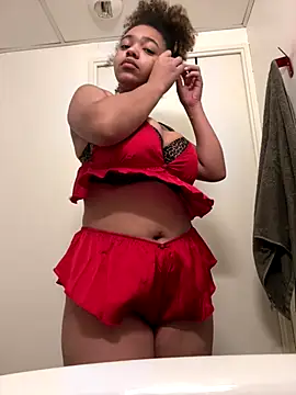 Snapshot of leilXx234 chatting on December 5, 7:06 am leilXx234 online show from December 5, 7:06 am