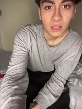 hungspanishtwink online show from March 27, 12:38 pm