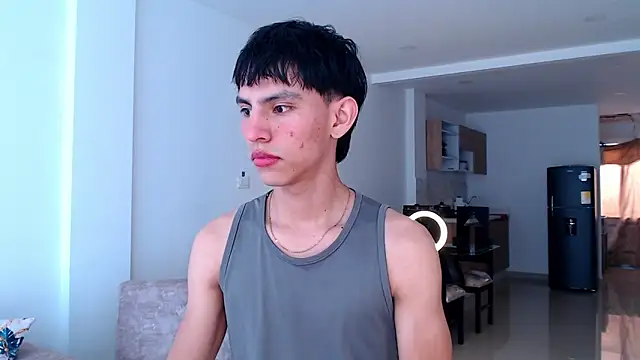 Snapshot of andrew_courtzz chatting on January 16, 8:35 pm andrew courtzz online show from January 16, 8:35 pm