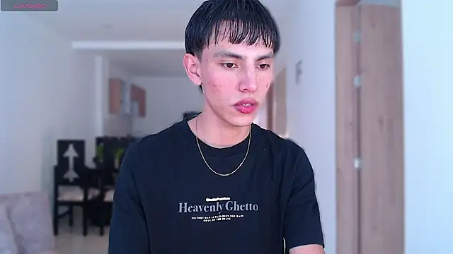 Snapshot of andrew_courtzz chatting on January 18, 10:13 pm andrew courtzz online show from January 18, 10:13 pm