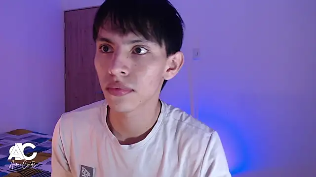 andrew courtzz online show from April 8, 8:20 pm