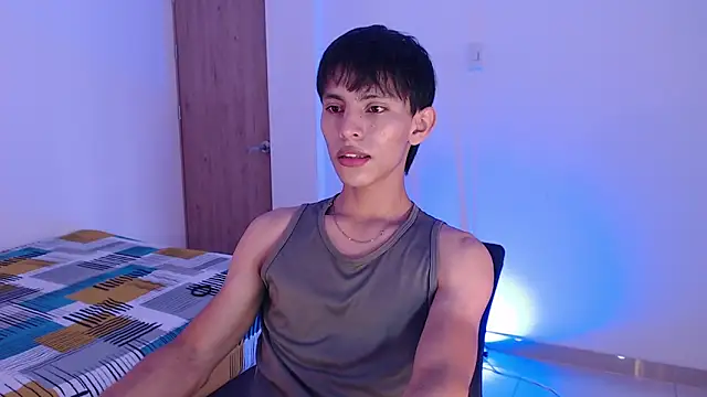 andrew courtzz online show from April 13, 5:40 pm