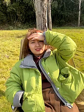 Snapshot of bibi347127 chatting on December 5, 4:21 am bibi347127 online show from December 5, 4:21 am