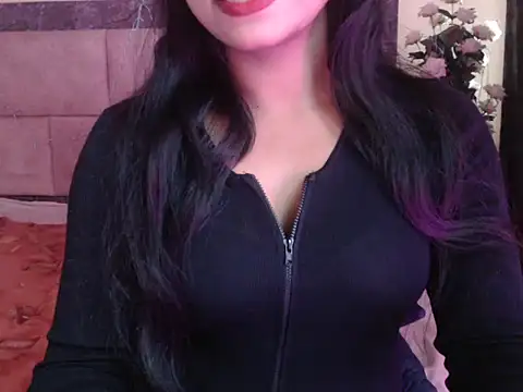 Lola Bebe online show from April 4, 5:16 am