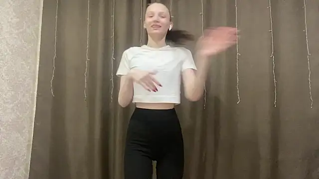 Cleonoth2o online show from April 9, 6:13 pm