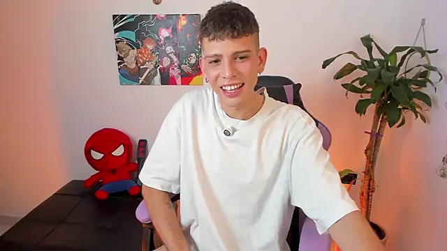 Snapshot of Jasson___ chatting on April 22, 7:37 pm Jasson online show from April 22, 7:37 pm