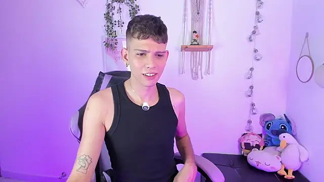 Snapshot of Jasson___ chatting on May 15, 9:22 pm Jasson online show from May 15, 9:22 pm