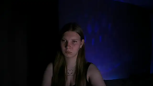 Snapshot of nelli_lux_ chatting on December 4, 7:55 pm nelli lux online show from December 4, 7:55 pm