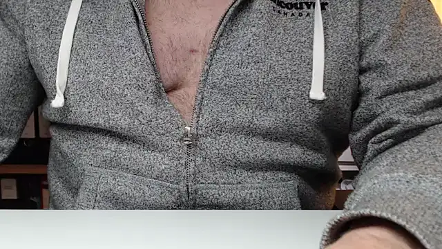 Snapshot of xm0rtix chatting on December 19, 10:44 am xm0rtix online show from December 19, 10:44 am