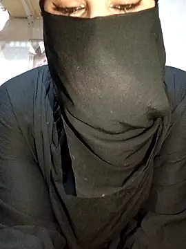 Snapshot of -Batta- chatting on February 5, 8:35 pm -Batta- online show from February 5, 8:35 pm