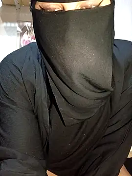 Snapshot of -Batta- chatting on February 6, 12:08 pm -Batta- online show from February 6, 12:08 pm