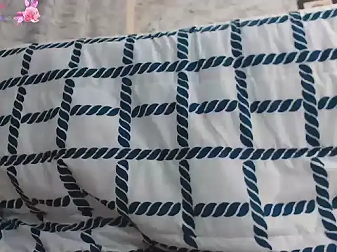 Snapshot of JulietaHazze_ chatting on December 14, 3:34 am JulietaHazze online show from December 14, 3:34 am