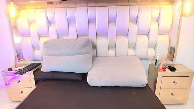 AprillRoss online show from January 5, 5:27 pm