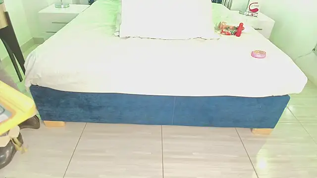 Snapshot of Velora_nigth chatting on December 18, 11:05 am Velora nigth online show from December 18, 11:05 am