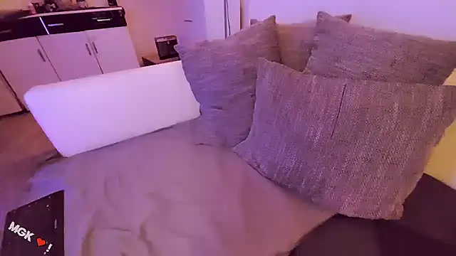 mindfvkc online show from March 28, 3:50 am