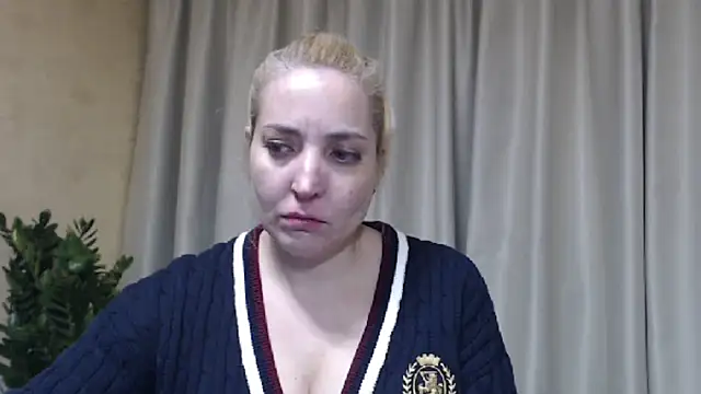 Snapshot of sweetpussy chatting on April 24, 2:30 pm sweetpussy online show from April 24, 2:30 pm
