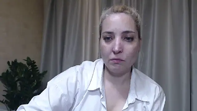 Snapshot of sweetpussy chatting on May 24, 2:55 pm sweetpussy online show from May 24, 2:55 pm