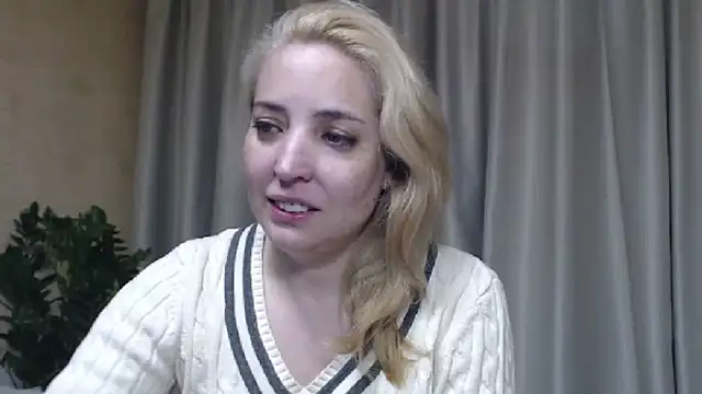 Snapshot of sweetpussy chatting on May 30, 4:15 pm sweetpussy online show from May 30, 4:15 pm