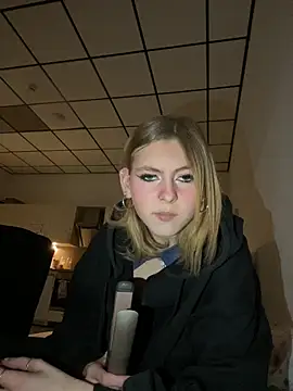 Milly-Kiss online show from January 7, 7:38 pm