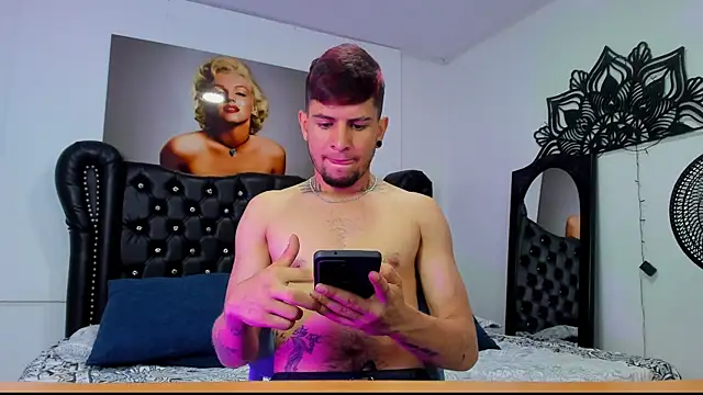 Snapshot of vaalentiino chatting on December 5, 5:53 pm vaalentiino online show from December 5, 5:53 pm