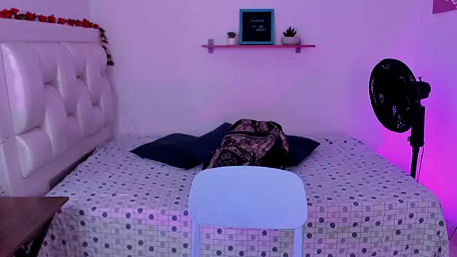 Snapshot of vaalentiino chatting on January 12, 10:37 pm vaalentiino online show from January 12, 10:37 pm