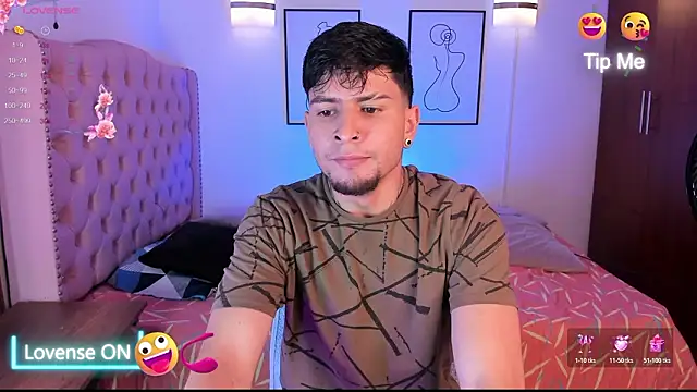 Snapshot of vaalentiino chatting on February 9, 7:51 pm vaalentiino online show from February 9, 7:51 pm