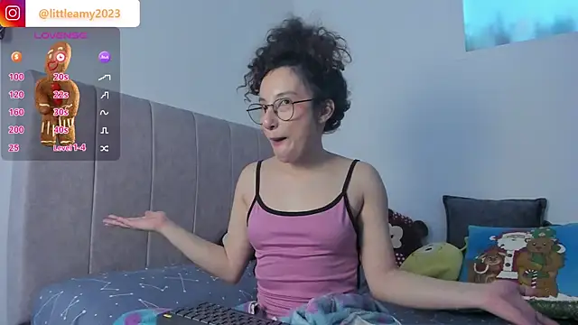 Snapshot of little__ammy chatting on December 22, 1:41 pm little ammy online show from December 22, 1:41 pm