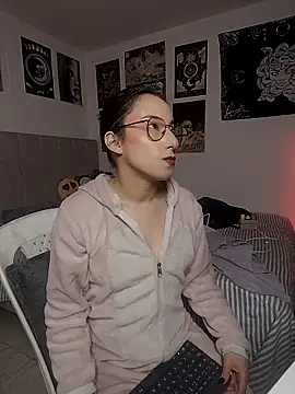 little  ammy online show from April 17, 12:13 am