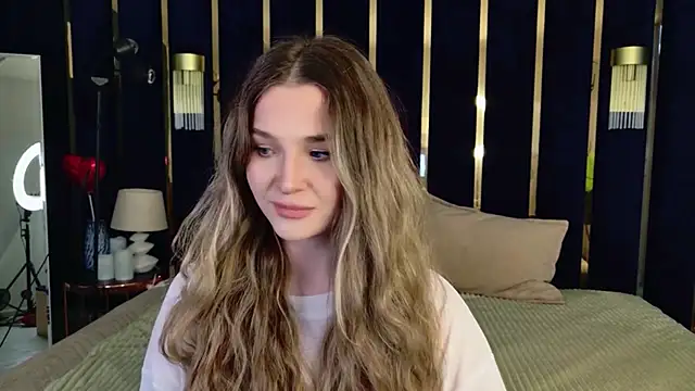 Lina Sinerz online show from April 4, 8:50 pm