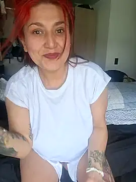 Magenta Moon online show from February 18, 6:48 pm