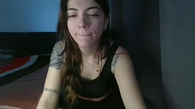 Ceciihot online show from April 13, 5:40 pm