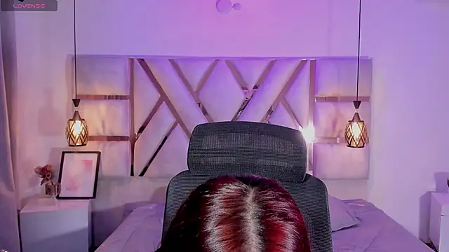 Snapshot of scarlettvg chatting on December 14, 4:29 am scarlettvg online show from December 14, 4:29 am