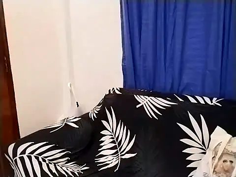 Snapshot of Cinpussie89 chatting on February 11, 9:25 am Cinpussie89 online show from February 11, 9:25 am