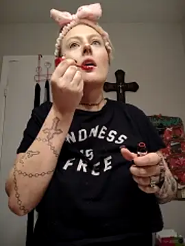 SpiderRose online show from December 19, 1:34 am