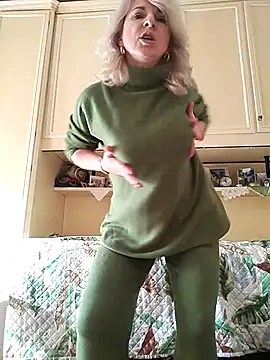 Snapshot of AhlyssaLove1155 chatting on December 22, 1:08 pm AhlyssaLove1155 online show from December 22, 1:08 pm