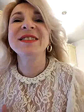 Snapshot of AhlyssaLove1155 chatting on January 6, 1:15 pm AhlyssaLove1155 online show from January 6, 1:15 pm