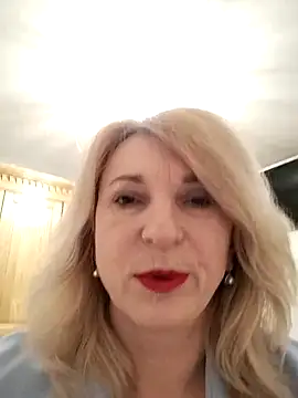 Snapshot of AhlyssaLove1155 chatting on February 6, 6:00 pm AhlyssaLove1155 online show from February 6, 6:00 pm