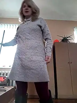 Snapshot of AhlyssaLove1155 chatting on February 23, 10:12 am AhlyssaLove1155 online show from February 23, 10:12 am