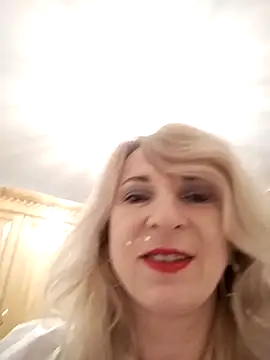 AhlyssaLove1155 online show from March 4, 5:41 pm