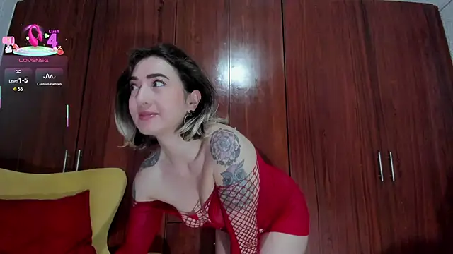 Snapshot of carly_grasso chatting on February 17, 8:11 am carly grasso online show from February 17, 8:11 am