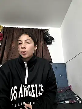 Snapshot of Mishelle-Brizo- chatting on December 16, 3:44 am Mishelle-Brizo- online show from December 16, 3:44 am