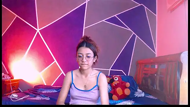 bellota bunny online show from February 23, 7:00 pm